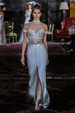 Julie Vino sonbahar 2017 koleksiyonu gösteri