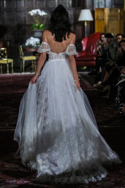 Julie Vino sonbahar 2017 koleksiyonu gösteri