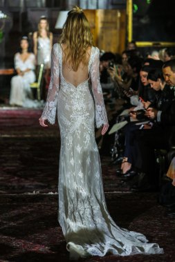 Julie Vino sonbahar 2017 koleksiyonu gösteri