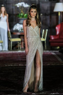 Julie Vino sonbahar 2017 koleksiyonu gösteri