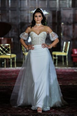 Julie Vino sonbahar 2017 koleksiyonu gösteri