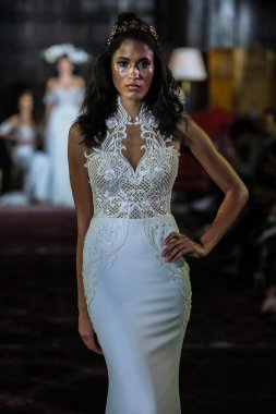 Julie Vino sonbahar 2017 koleksiyonu gösteri