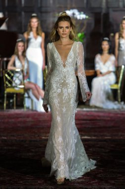 Julie Vino sonbahar 2017 koleksiyonu gösteri