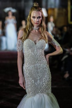 Julie Vino sonbahar 2017 koleksiyonu gösteri