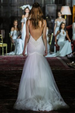 Julie Vino sonbahar 2017 koleksiyonu gösteri