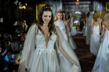 Julie Vino sonbahar 2017 koleksiyonu gösteri 