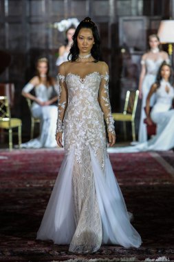  Julie Vino sonbahar 2017 koleksiyonu gösteri 