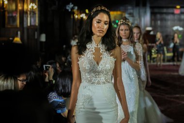 Julie Vino sonbahar 2017 koleksiyonu gösteri 