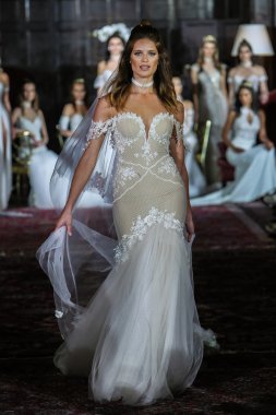  Julie Vino sonbahar 2017 koleksiyonu gösteri 