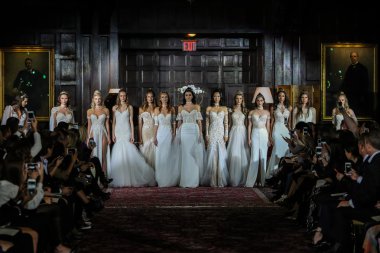 Julie Vino sonbahar 2017 koleksiyonu gösteri 