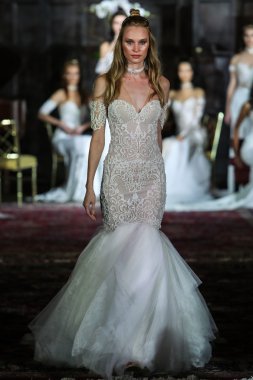  Julie Vino sonbahar 2017 koleksiyonu gösteri 