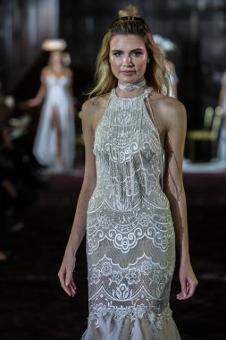 Julie Vino sonbahar 2017 koleksiyonu gösteri