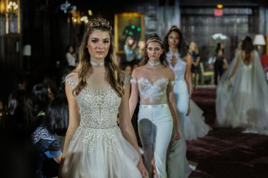 Julie Vino sonbahar 2017 koleksiyonu gösteri 