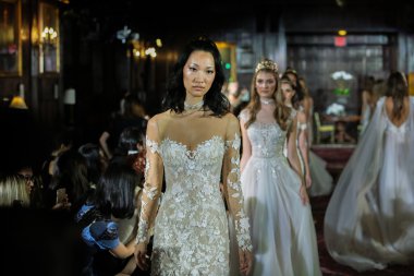 Julie Vino sonbahar 2017 koleksiyonu gösteri 