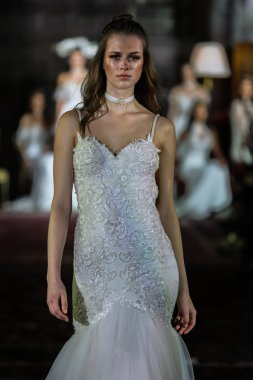 Julie Vino sonbahar 2017 koleksiyonu gösteri