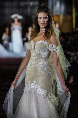 Julie Vino sonbahar 2017 koleksiyonu gösteri