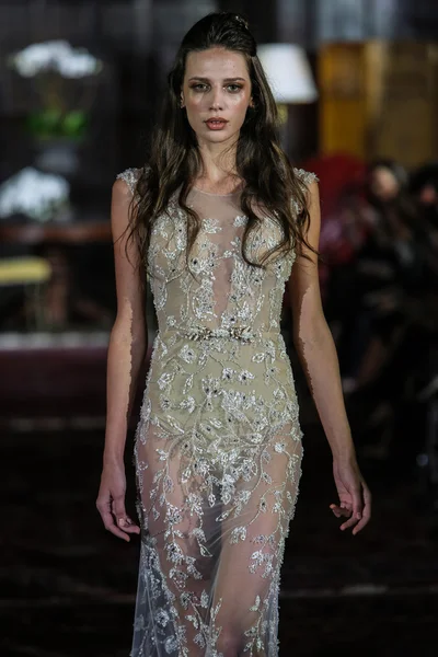 Julie Vino sonbahar 2017 koleksiyonu gösteri