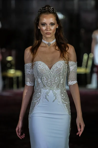 Julie Vino sonbahar 2017 koleksiyonu gösteri