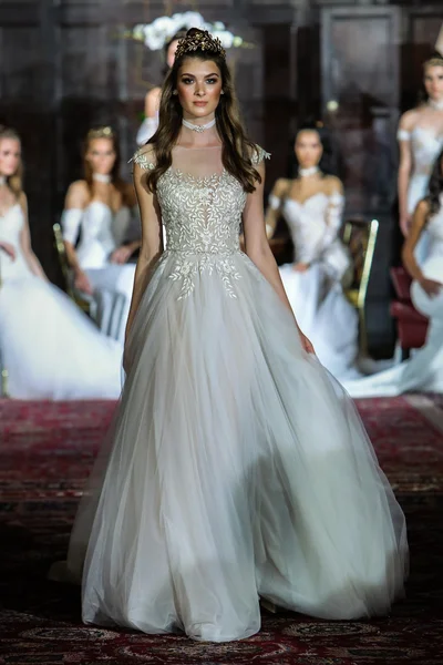  Julie Vino sonbahar 2017 koleksiyonu gösteri 