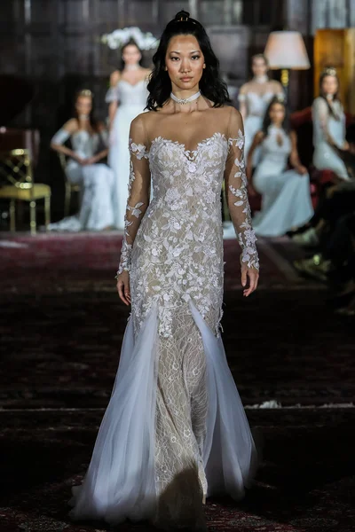  Julie Vino sonbahar 2017 koleksiyonu gösteri 