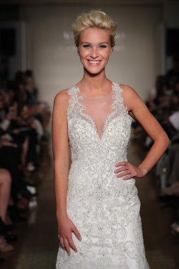 Allure Gelinlik Sonbahar 2017 Koleksiyonu