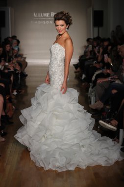 Allure Gelinlik Sonbahar 2017 Koleksiyonu