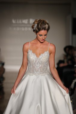 Allure Gelinlik Sonbahar 2017 Koleksiyonu