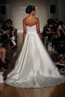  Allure Gelinlik Sonbahar 2017 Koleksiyonu 