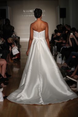  Allure Gelinlik Sonbahar 2017 Koleksiyonu 