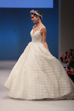 Anny Lin Sonbahar 2017 Gelin Koleksiyonu