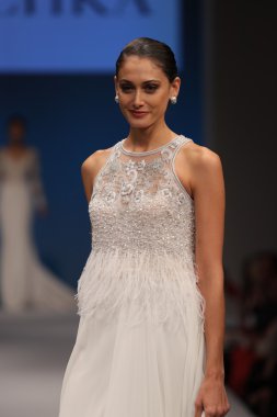 Badgley Mischka Sonbahar 2017 Gelinlik Koleksiyonu