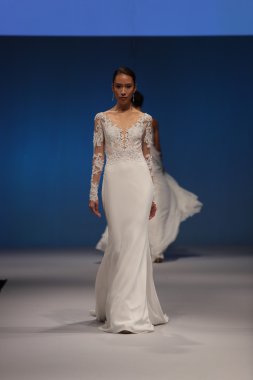 Badgley Mischka Sonbahar 2017 Gelinlik Koleksiyonu