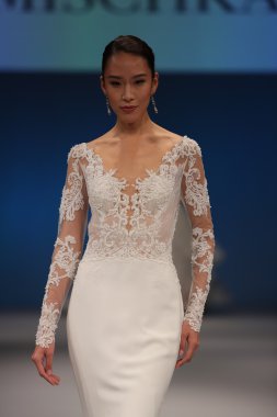 Badgley Mischka Sonbahar 2017 Gelinlik Koleksiyonu
