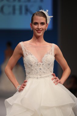 Badgley Mischka Sonbahar 2017 Gelinlik Koleksiyonu
