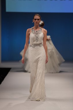 Badgley Mischka Sonbahar 2017 Gelinlik Koleksiyonu