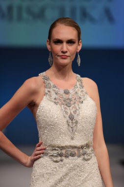 Badgley Mischka Sonbahar 2017 Gelinlik Koleksiyonu
