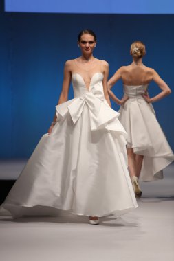 Gemy Maalouf Sonbahar 2017 Gelinlik Koleksiyonu