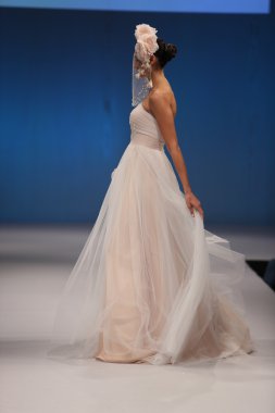  Malis- Henderson Sonbahar 2017 Gelinlik Koleksiyonu  