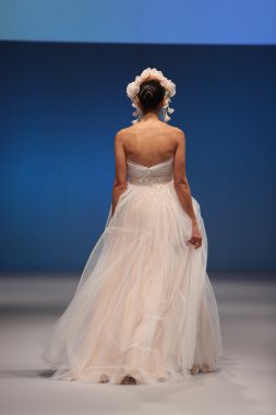  Malis- Henderson Sonbahar 2017 Gelinlik Koleksiyonu  