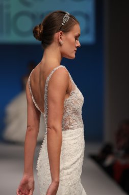 Martina Liana Sonbahar 2017 Gelinlik Koleksiyonu 