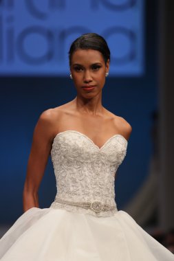 Martina Liana Sonbahar 2017 Gelinlik Koleksiyonu 