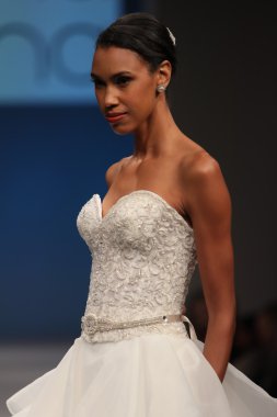 Martina Liana Sonbahar 2017 Gelinlik Koleksiyonu 