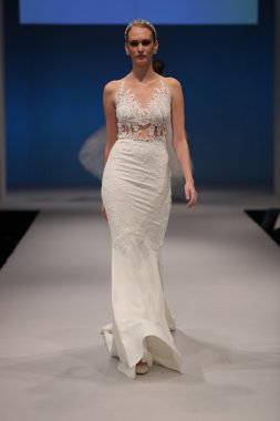 Rhea Costa Sonbahar 2017 Gelinlik Koleksiyonu