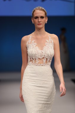 Rhea Costa Sonbahar 2017 Gelinlik Koleksiyonu