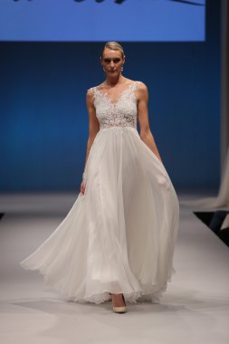 Rhea Costa Sonbahar 2017 Gelinlik Koleksiyonu