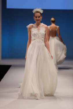 Rhea Costa Sonbahar 2017 Gelinlik Koleksiyonu