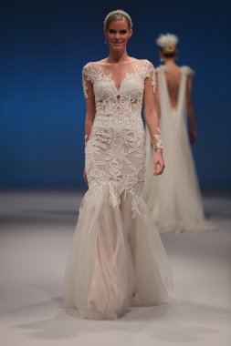 Rhea Costa Sonbahar 2017 Gelinlik Koleksiyonu