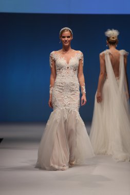 Rhea Costa Sonbahar 2017 Gelinlik Koleksiyonu