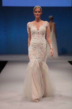 Rhea Costa Sonbahar 2017 Gelinlik Koleksiyonu