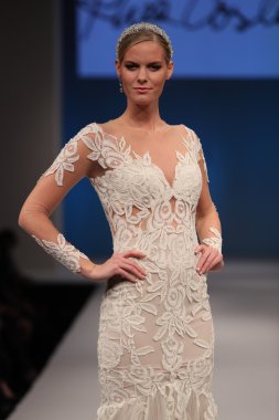 Rhea Costa Sonbahar 2017 Gelinlik Koleksiyonu